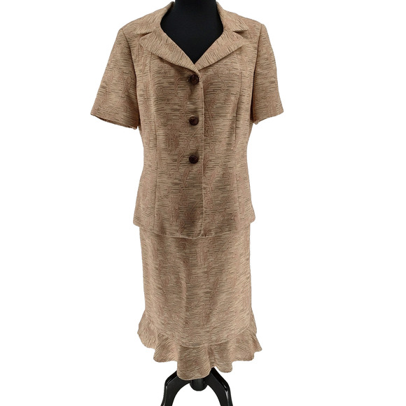 Le Suit Woman's Brown Jacquard Skirt Jacket Suit Size 12 Lined Short Sleeve Slit - Picture 1 of 16